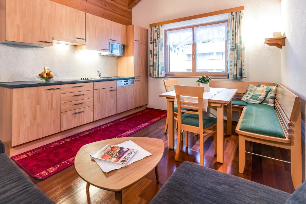Apartamento Haus Rothorn Schröcken Exterior foto