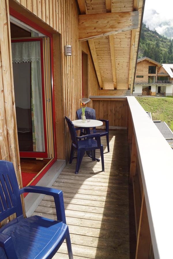 Apartamento Haus Rothorn Schröcken Exterior foto