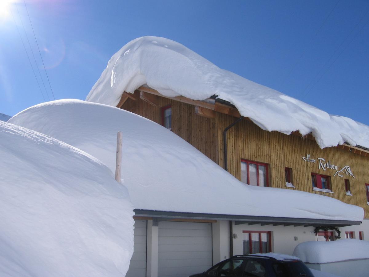 Apartamento Haus Rothorn Schröcken Exterior foto