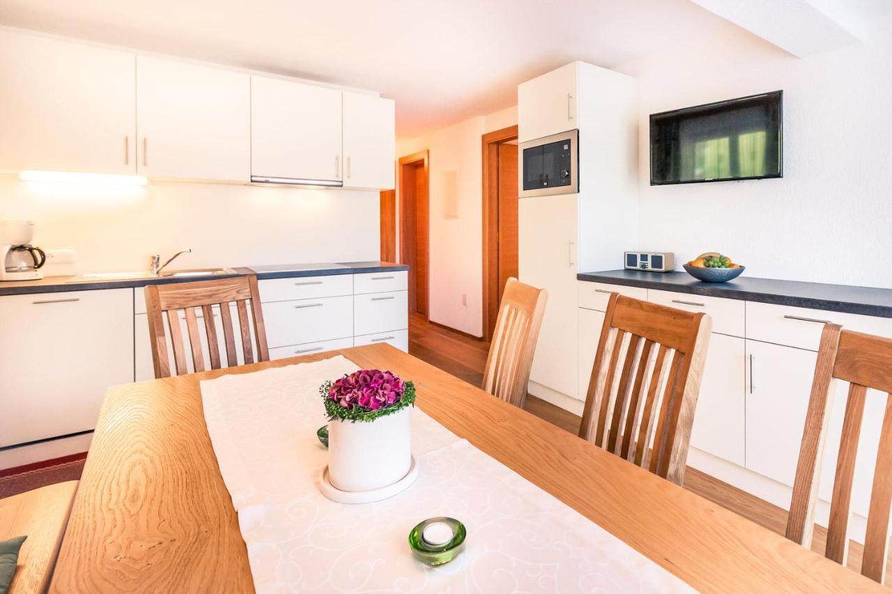 Apartamento Haus Rothorn Schröcken Exterior foto