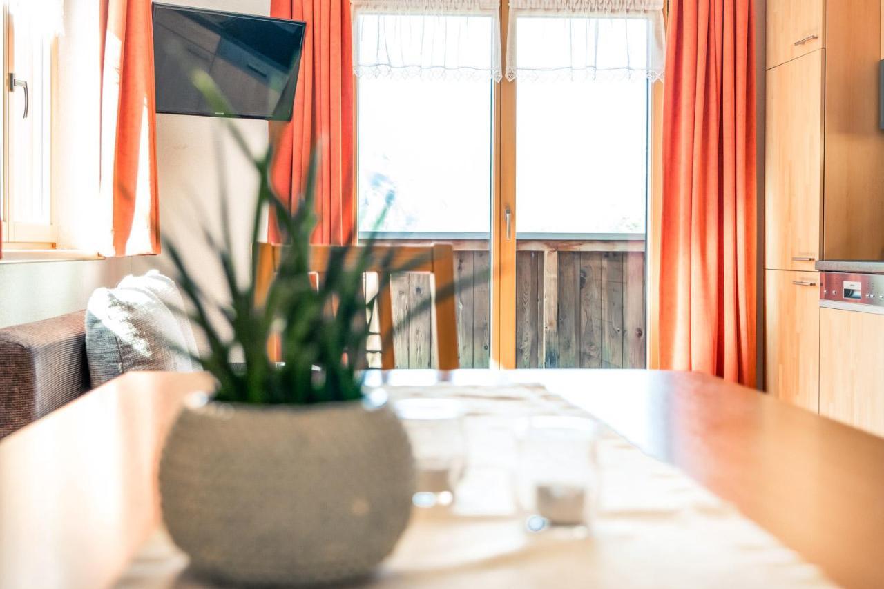 Apartamento Haus Rothorn Schröcken Exterior foto