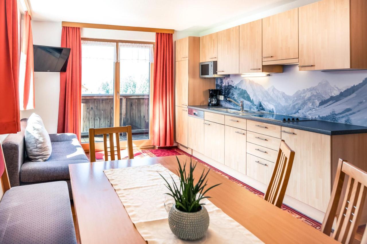 Apartamento Haus Rothorn Schröcken Exterior foto