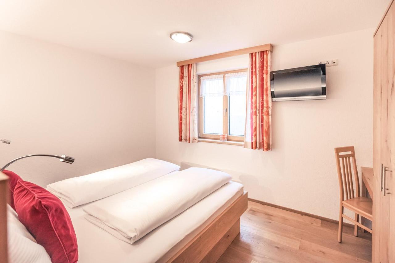 Apartamento Haus Rothorn Schröcken Exterior foto
