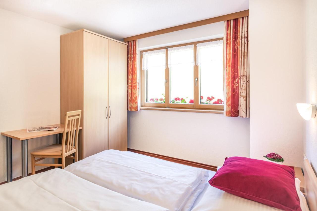 Apartamento Haus Rothorn Schröcken Exterior foto